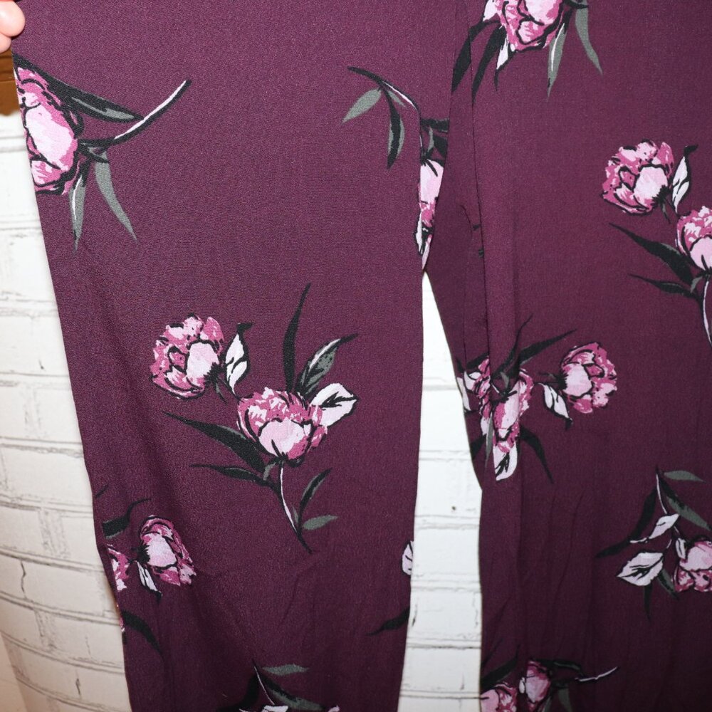 💜 Wild Fable Romper · Size XXL · Dark Purple Floral · 3/4 Sleeves · Has Pockets - Picture 5 of 6